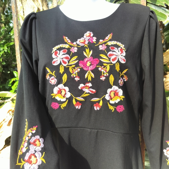 Ann Taylor loft Beautiful black embroidered Bohemian dress size 4 petite - Picture 5 of 9